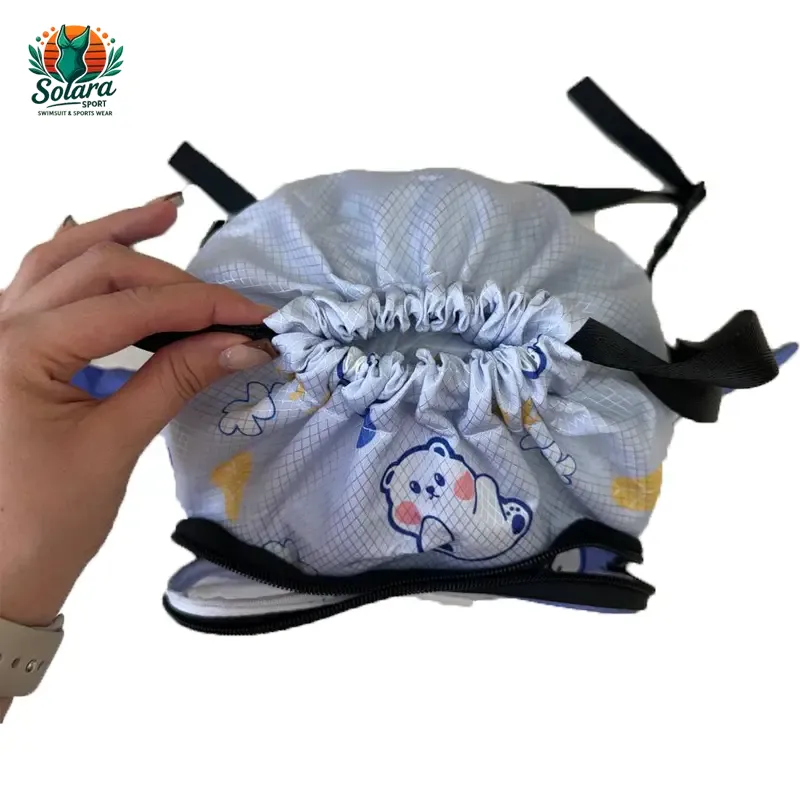 نمای از بالای کوله پشتی استخری کودکانه طرح پاندا بنفش