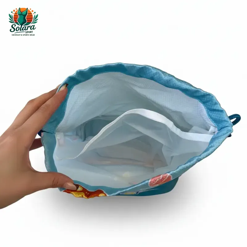 تصویر از بالا کوله پشتی استخری کودکانه طرح شیر لاجوردی